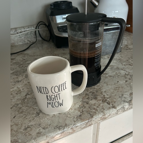 Meet your Posher, Christina - Picture 2 of 2